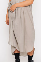 Load image into Gallery viewer, SLEEVELESS BIBBED SHIRT DRESS 001 - FAWN
